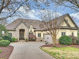 7307 Amberwood Ct, Charlotte, NC 28226