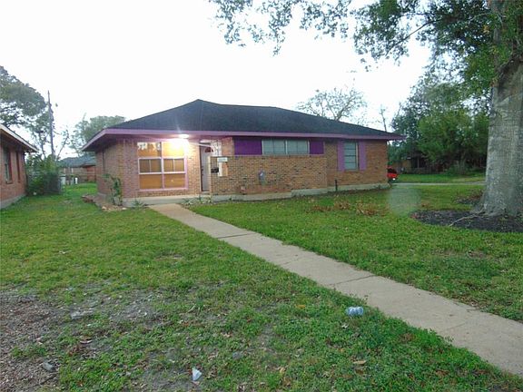 3rd image of 6635 Flamingo Dr