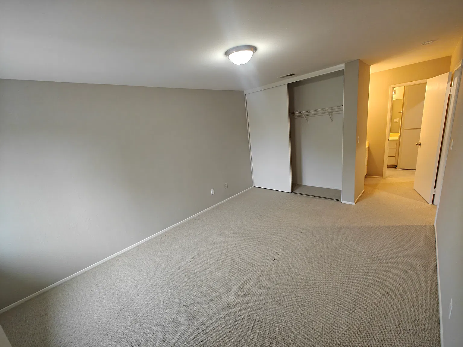2 bed, 1061 sqft, $2,500 — Photo 3