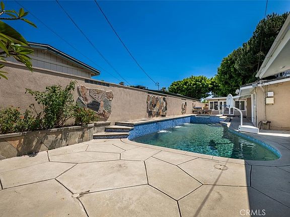 3rd image of 1238 N Studebaker Rd
