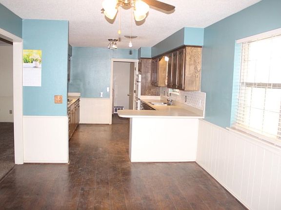4th image of 3713 Yucca Dr