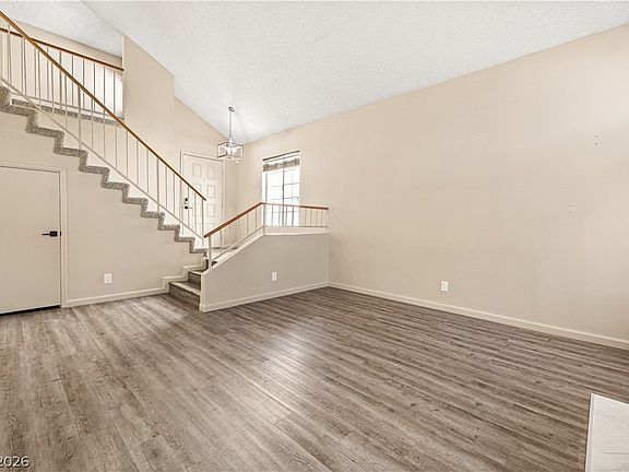4th image of 325 Manor St