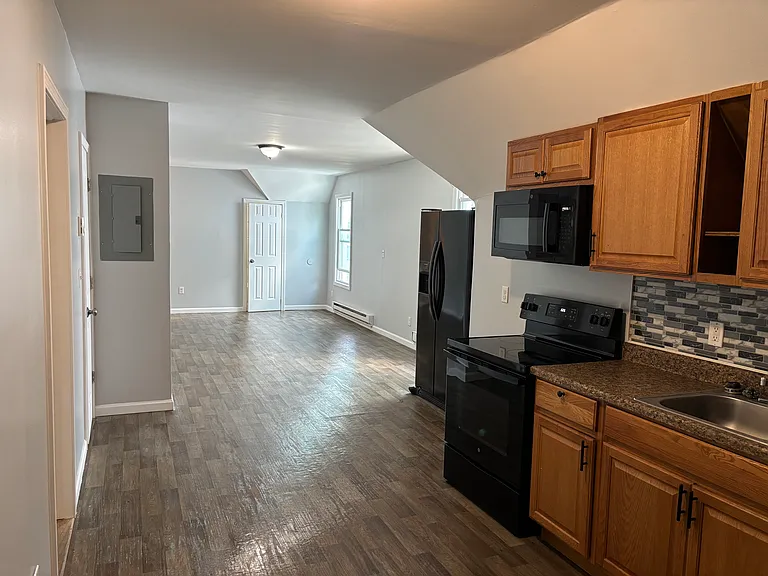 33 Walnut St #3 — Photo 6