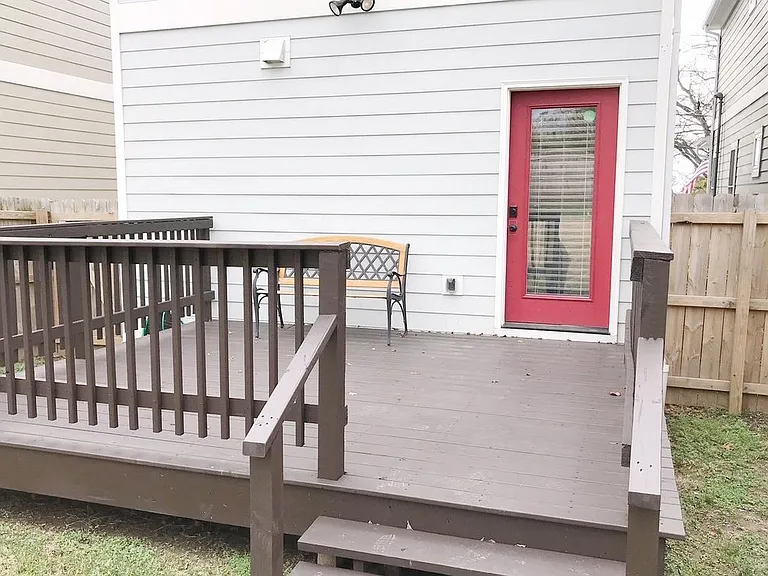 933B Thomas Ave — Photo 17