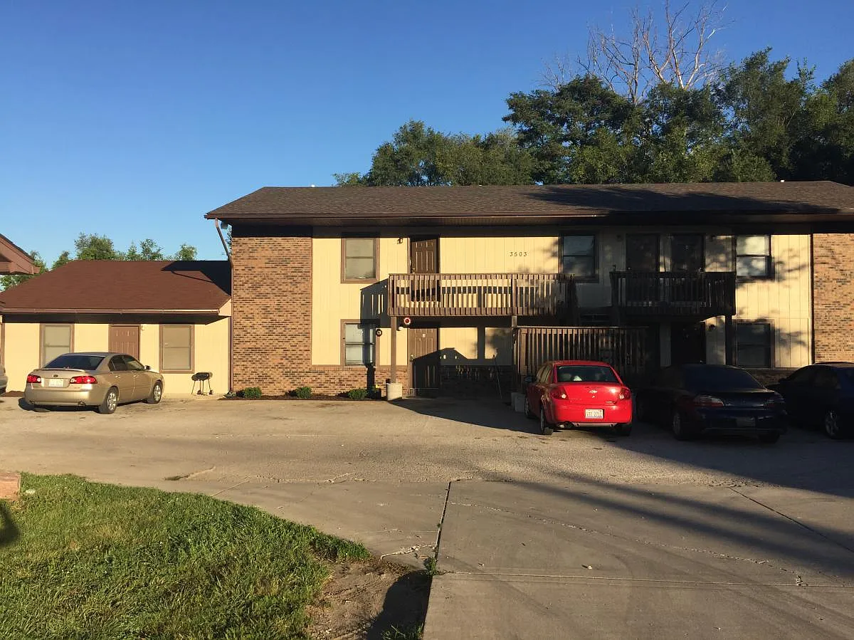 3503 Falling Springs Rd photo 1