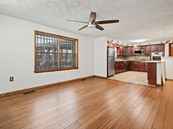 85 Merseles St, Jersey City, NJ 07302