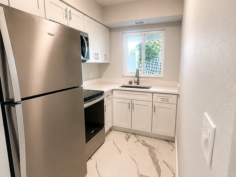 295 110th Ave #1 — Photo 5