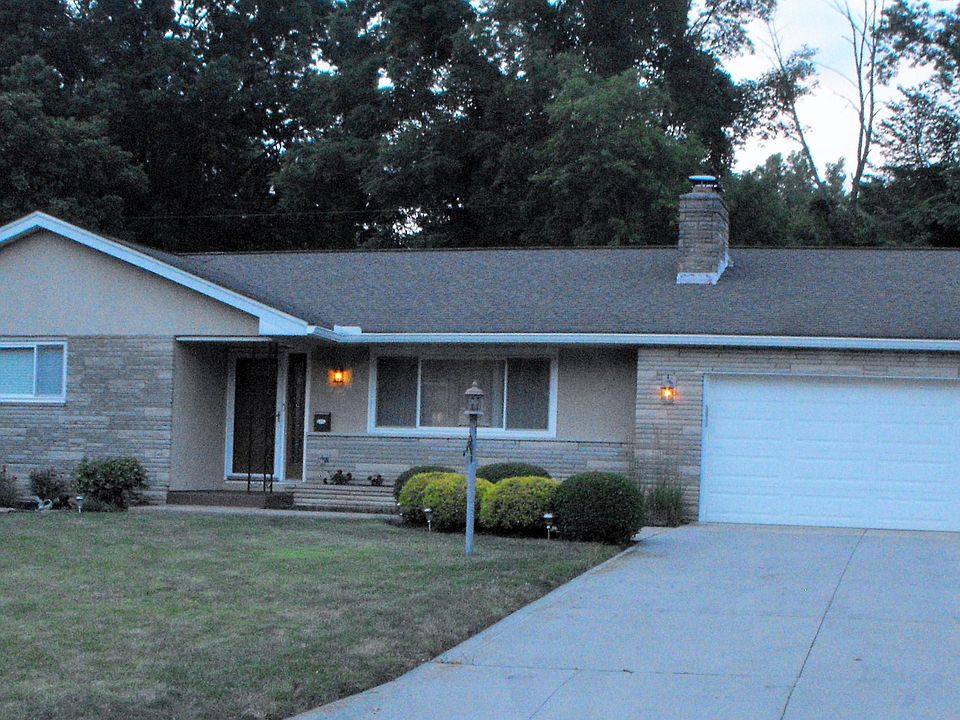 1st image of 490 E Schreyer Pl