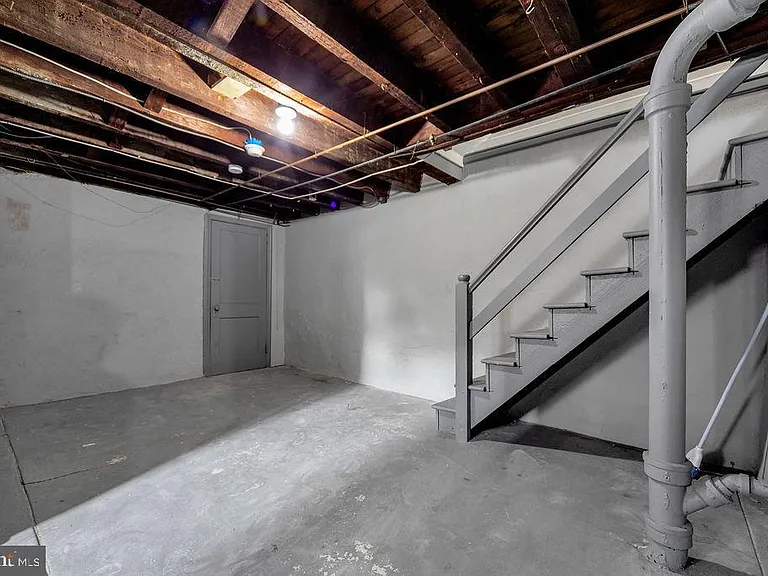 293 Wabash Ave — Photo 19