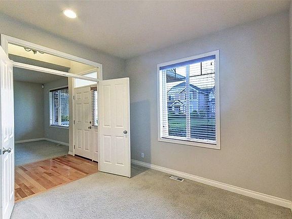 2nd image of 6452 192nd Pl NE