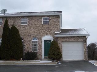 4931 Shawnee Ct, Schnecksville, PA 18078