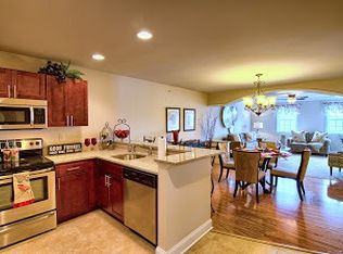 9 Stoneledge Dr APT 05, Troy, NY 12182