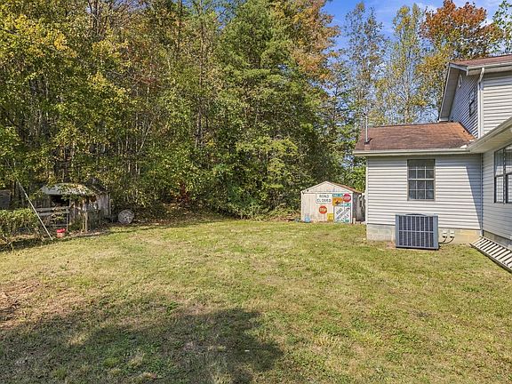 4th image of 4889 Wakeman Way