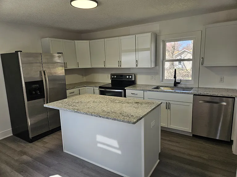 6519 School St — Photo 3