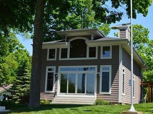 W336N6437 Lakeview Ln, Oconomowoc, WI 53066