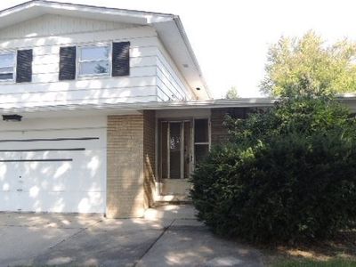 831 W Arquilla Dr, Glenwood, IL, 60425