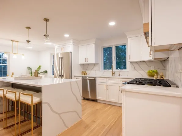 200 Hunting Rd, Needham, MA 02494