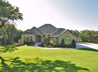 2142 Estancia Cir, Edmond, OK 73034