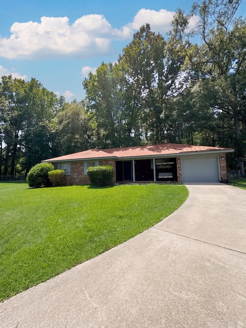 Hot Summer Move-In Special: One Month Free Rent — Photo 2