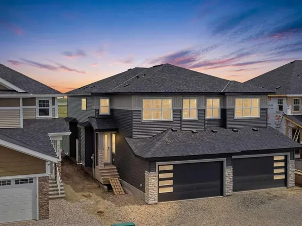 446 W Kinniburgh Loop, Chestermere, AB T1X 0T9