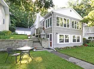 12 Labelle Ter, Richland, MI 49083