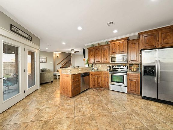4th image of 5433 NW King Richard Ave