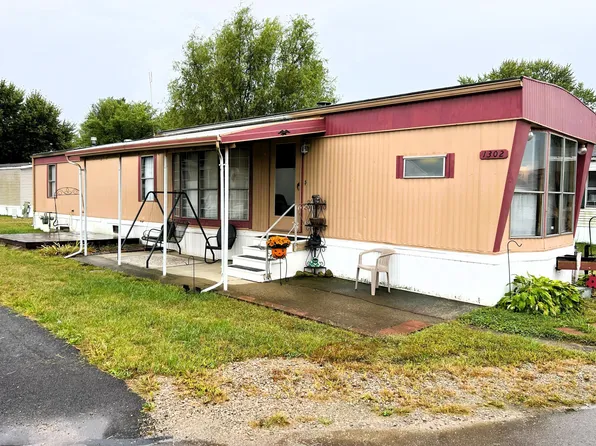 1302 Blocker Dr SE, Heath, OH 43056