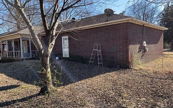 4th image of 604 Fillmore St