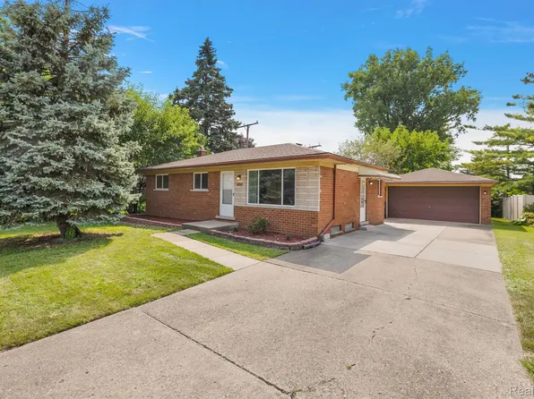 32001 Schoenherr Rd, Warren, MI 48088