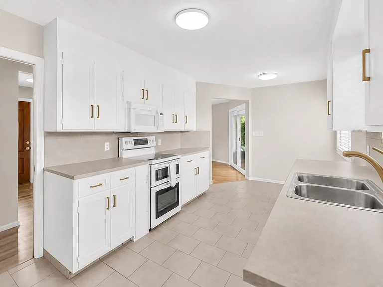 787 E Redmaple Cir — Photo 10