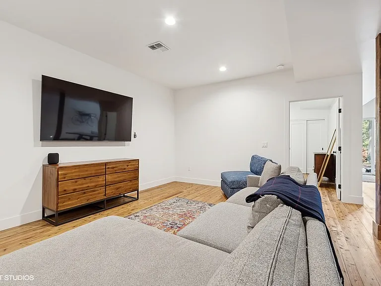 123 Little Mountain Rd — Photo 28