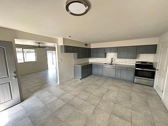 4th image of 10843 S Pearl Ave