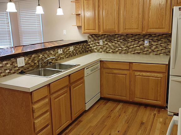 Kitchen/Breakfast Bar
