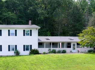 2586 Misty Ln, Hellertown, PA 18055