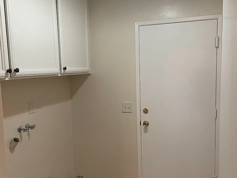 680 Sequoia St — Photo 5
