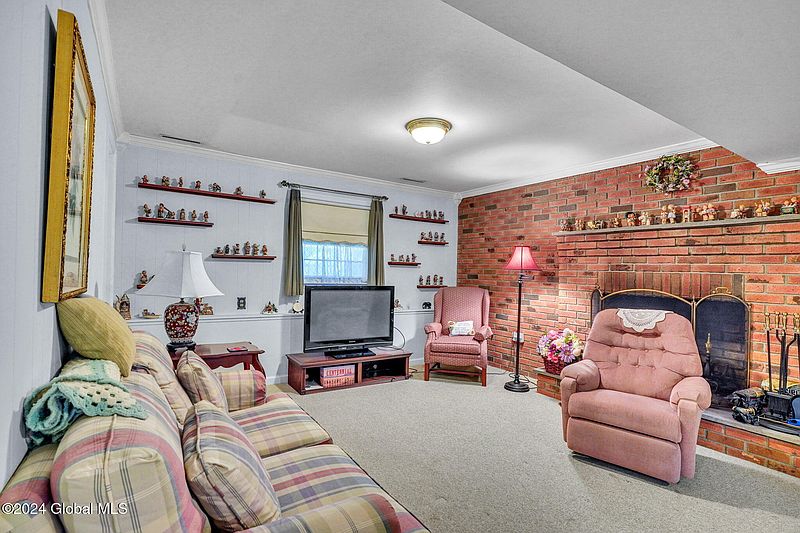 4th image of 23 Rosa Road
