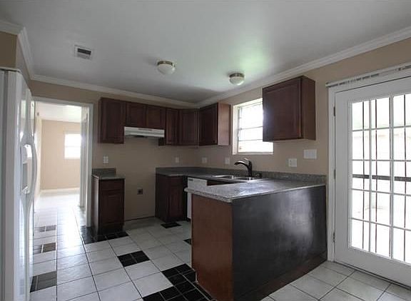 3rd image of 7614 Wales St