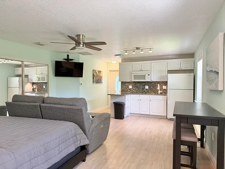 6100 Francis St #B — Photo 1