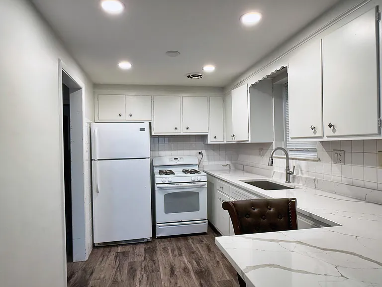 6316 W Belmont Ave — Photo 23