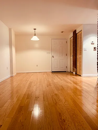 102 Gainsborough St Photo 1