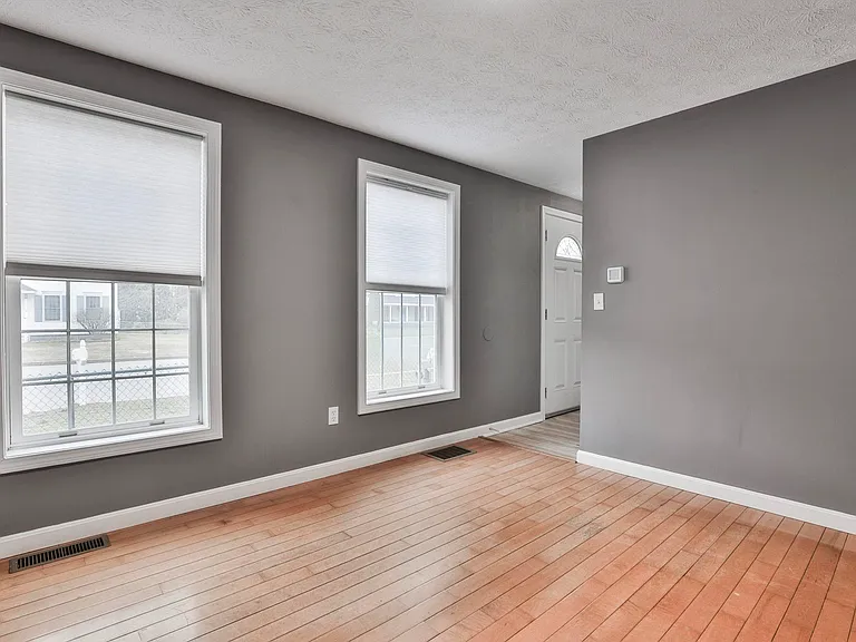 54 Vandora Dr — Photo 13