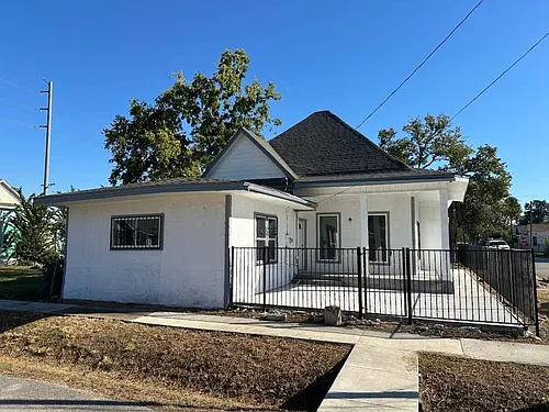 1912 Gentry St Photo 1
