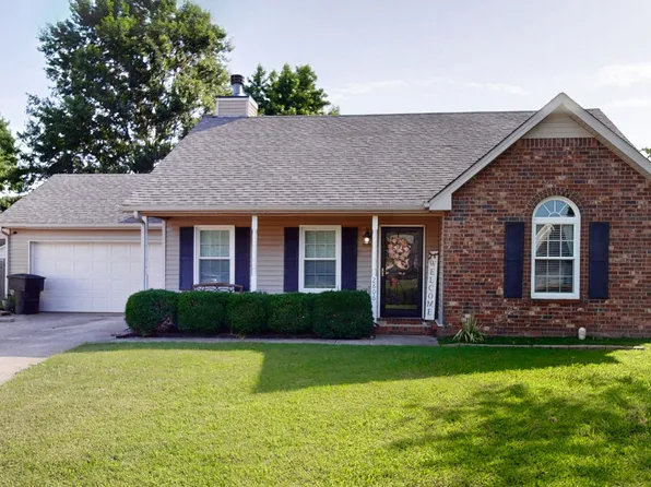 2806 Holsted Dr, Murfreesboro, TN 37128