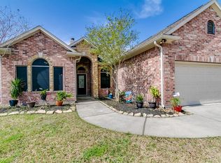 1525 Allison St, Alvin, TX 77511