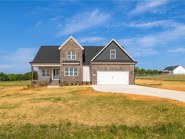 522 Troublesome Rd, Reidsville, NC 27320