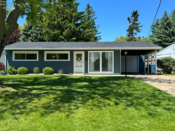 203 Forest Hills Dr, Huron, OH 44839