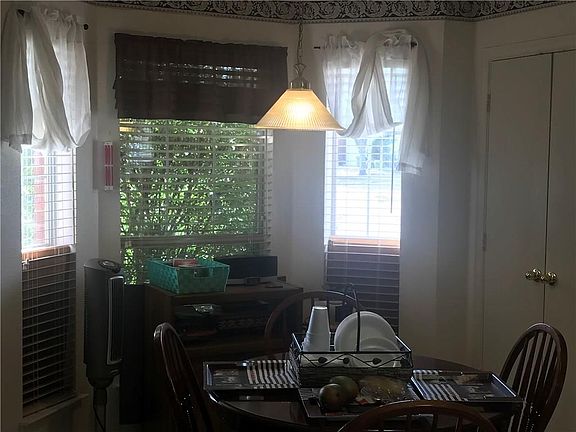 4th image of 700 Sunflower Ln
