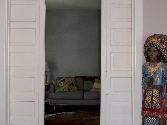 orig. pocket drs to parlor