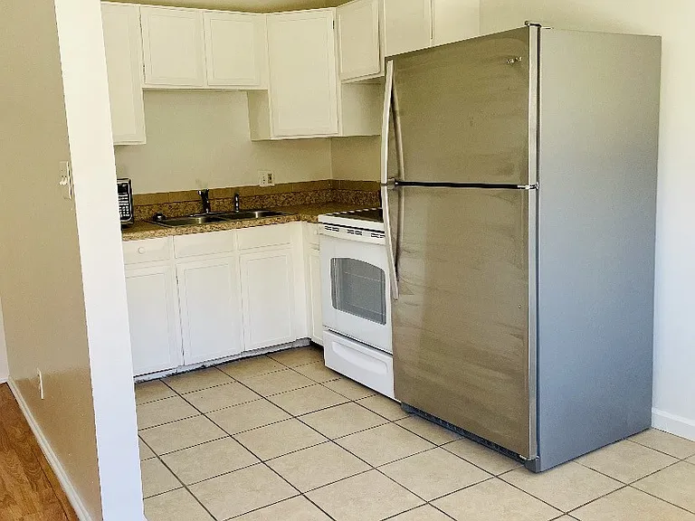 269 E Kelsey Ave #B — Photo 6