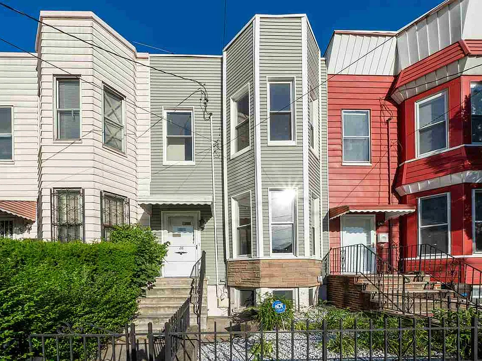 28 Jones St